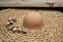 Charger l'image dans la galerie, "La vie en rose" | La rose, l'incontournable secret de beauté